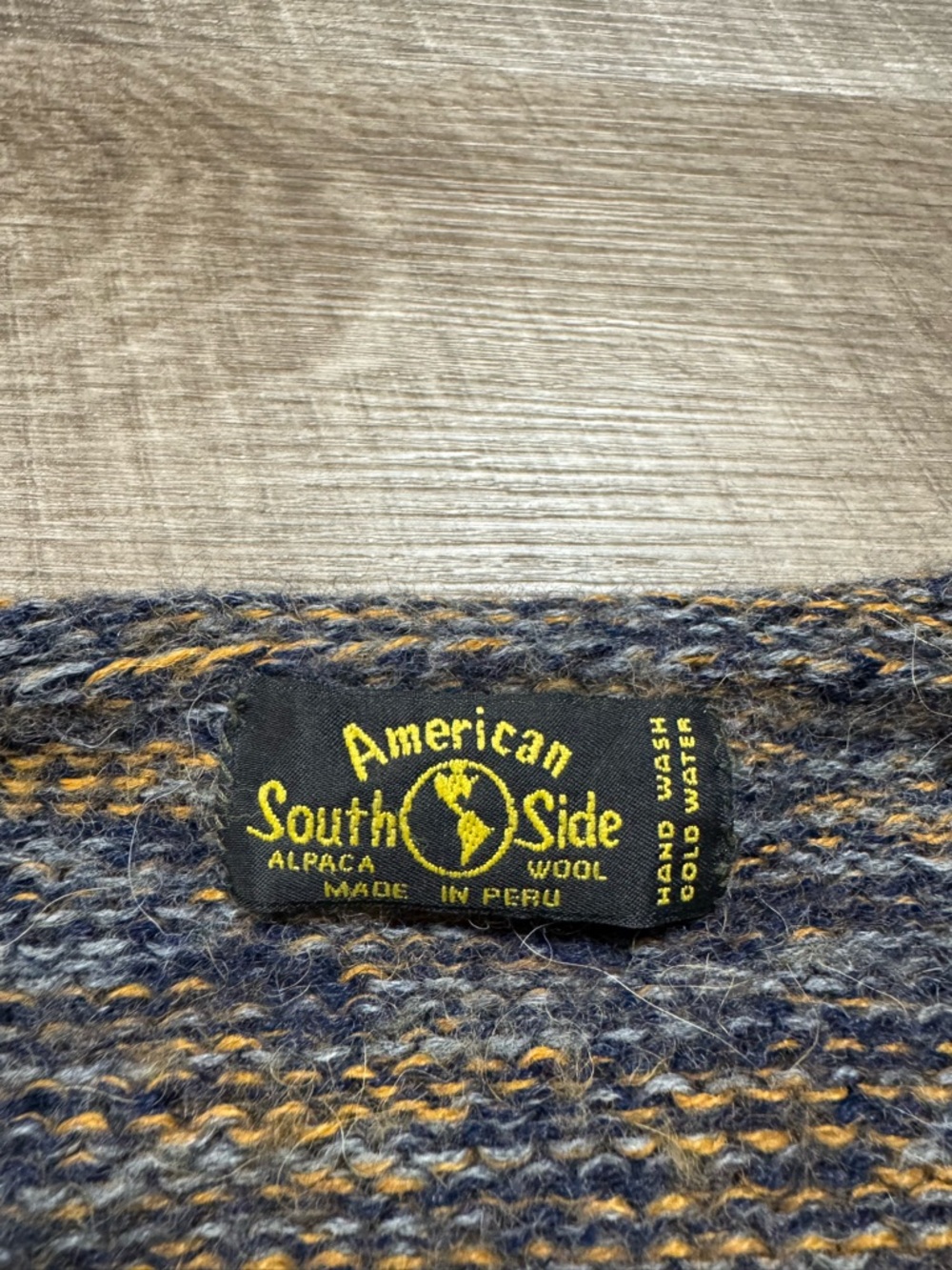 American South Side Alpaca Wool V-Neck Sweater - Picture 4 of 9